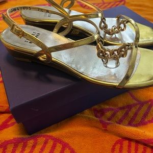 Preowned and In good condition